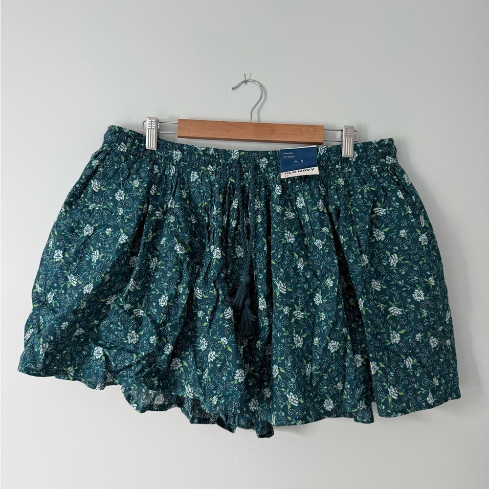 Old Navy High-Waisted Volume Flounce Shorts